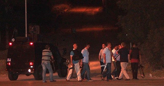 Mardin&#039;de kaymakamlık binasına el bombası atıldı