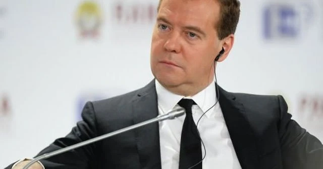Medvedev'den sert misilleme talimatı