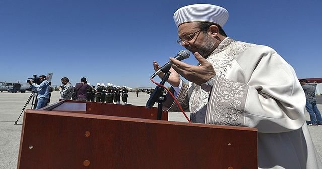 Mehmet Görmez&#039;den şehitler için dua