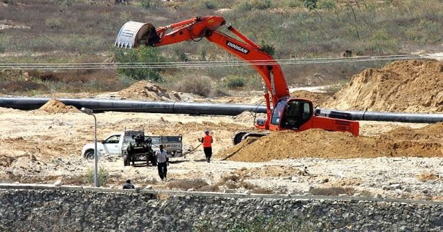 Mısır Gazze&#039;nin can damarı tünelleri suyla dolduruyor