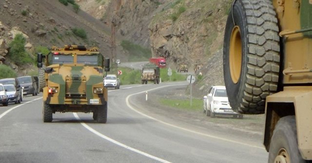 Muş-Suluca Karayolu&#039;ndaki patlamada 12 asker yaralandı