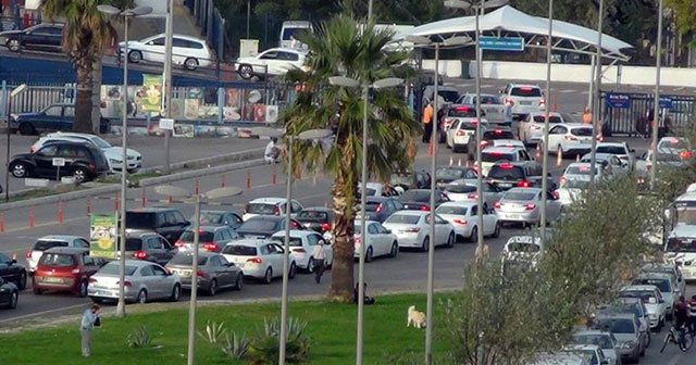 Otoyollarda araç yoğunluğu devam ediyor