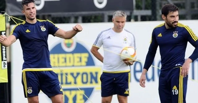 Pereira-van Persie krizi tatlıya bağlandı