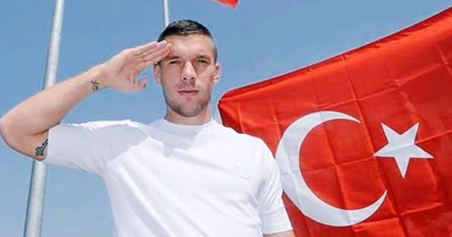 PKK&#039;ya yakın kişilerden Podolski&#039;ye mesaj!