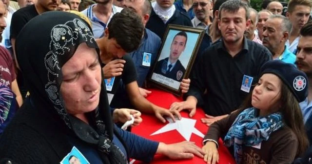 Şehit annesi kimsenin ağlamasına izin vermedi