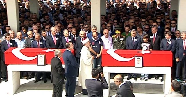 Şehitleri devletin zirvesi uğurladı