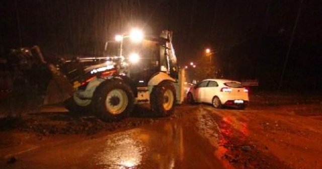 Şiddetli yağmur Kocaeli ve Sakarya&#039;da etkili oldu