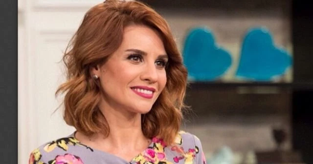 Sunucu Esra Erol bebeğinin cinsiyetini ve adını açıkladı