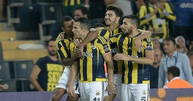 Süper Lig'de Fenerbahçe liderliğini sürdürdü