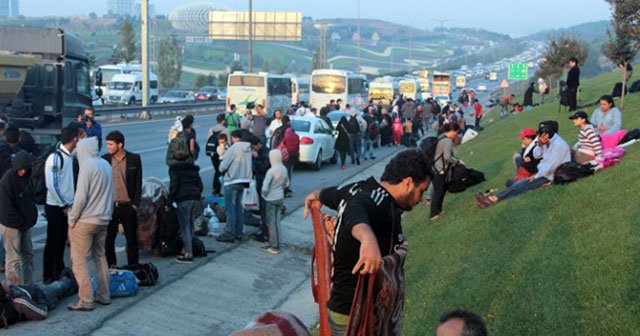 Suriyeli mültecilerin yürüyüşleri devam ediyor