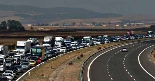 Tatilcilere dönüş trafiği uyarısı