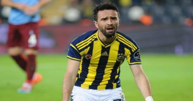 Yıldız futbolcu Gökhan Gönül&#039;ün futbol hayatı tehlikede