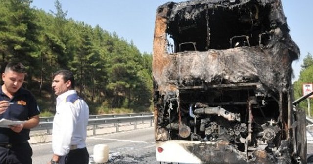 Yolcu otobüsü alev aldı