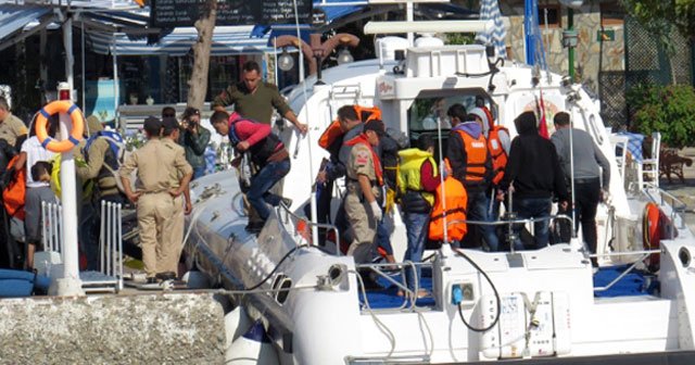 107 göçmen son anda kurtarıldı