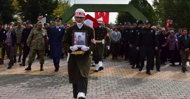 21 yaşındaki şehit gözyaşlarıyla toprağa verildi