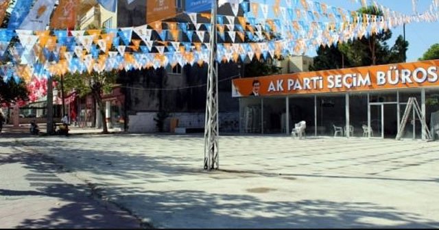 AK Parti seçim bürosuna saldırı!