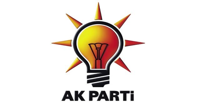 AK Parti&#039;ye büyük katılım