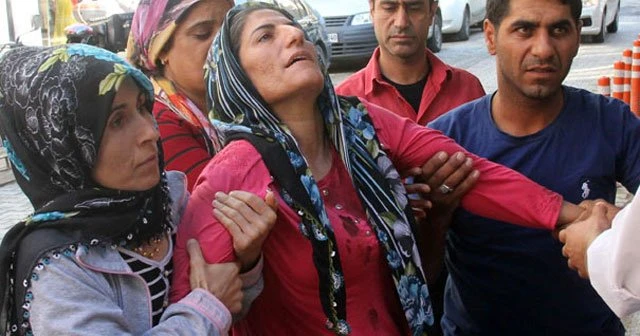 Annesinin kucağında gözünden vuruldu