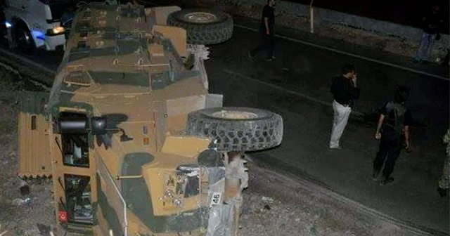 Askeri araç kaza yaptı, 13 yaralı