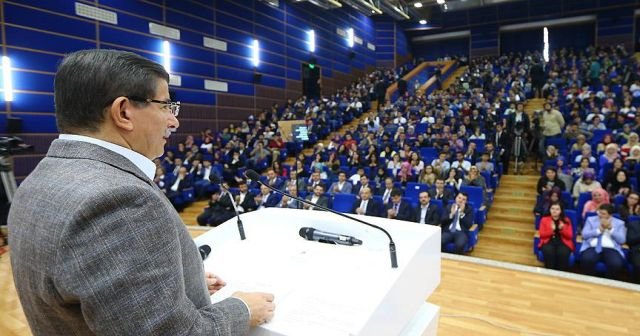 Başbakan, Ankara&#039;da gençlerle buluştu