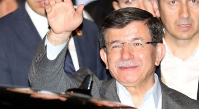 Başbakan Davutoğlu&#039;ndan Gül&#039;ün babasına ziyaret