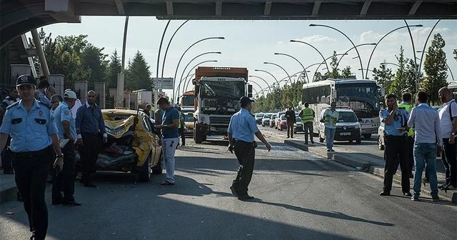 Başkentte trafik kazası, 15 yaralı