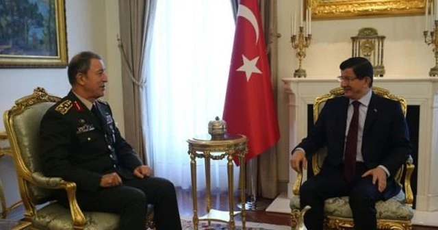 Davutoğlu Akar ve Fidan ile görüştü