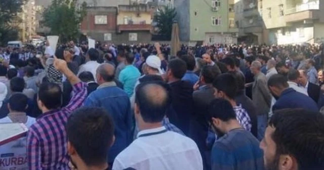 Diyarbakır'ın göbeğinde 'Kahrolsun PKK' sloganları