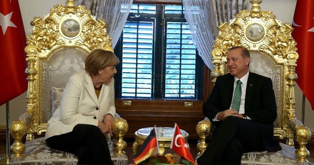 Erdoğan ile Merkel bir araya geldi