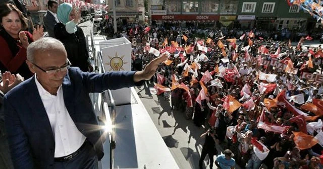 Eski Bakan Elvan söz verdiği projeleri gerçekleştiriyor