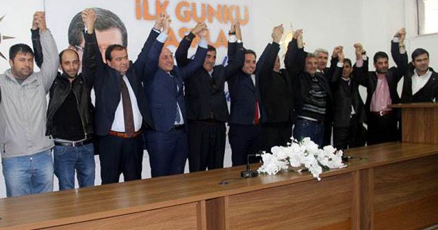 Farklı partilerden 135 kişi AK Partiye geçti