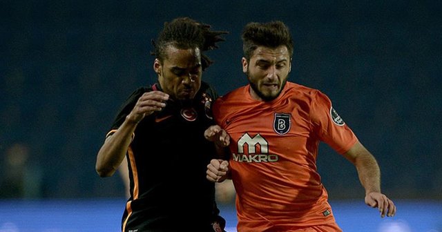 Galatasaray zorlu Başakşehir deplasmanından 3 puanla döndü