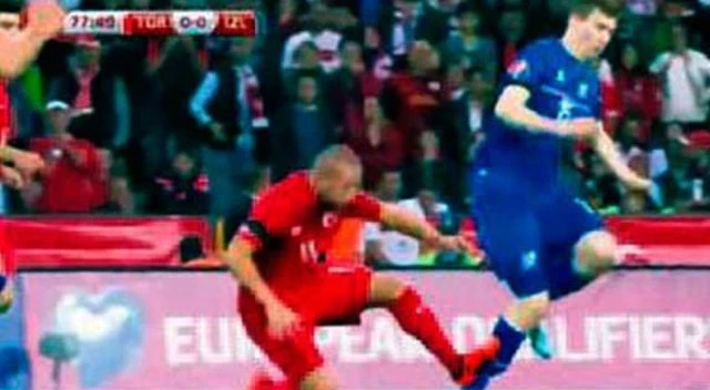 Gökhan Töre'ye direkt kırmızı