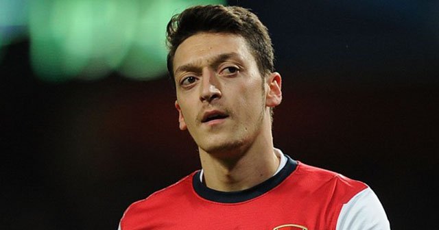 İngiltere Mesut Özil&#039;i konuşuyor