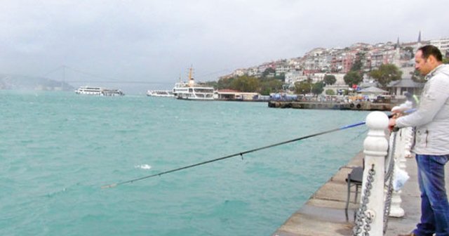 İstanbul Boğazı renk değiştirdi