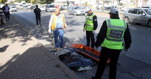 Kazada ölen iş arkadaşını terliklerinden tanıdı