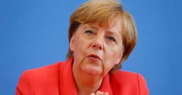 Merkel, 'Türkiye'nin AB üyeliğine hala karşıyız'