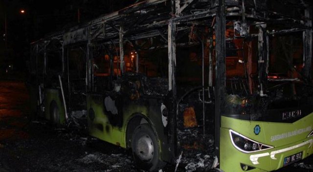 PKK yolcu otobüsünü ateşe verdi