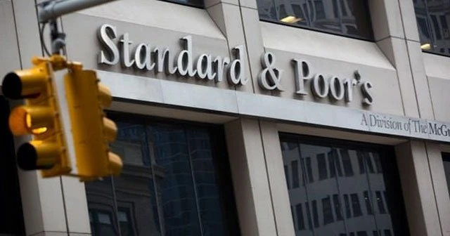 S&amp;P, Suudi Arabistan&#039;ın notunu kırdı