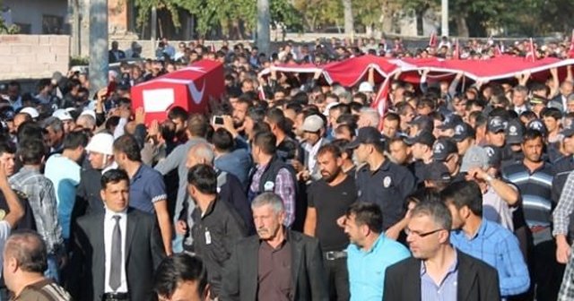 Şehit polisimizi 10 binler uğurladı