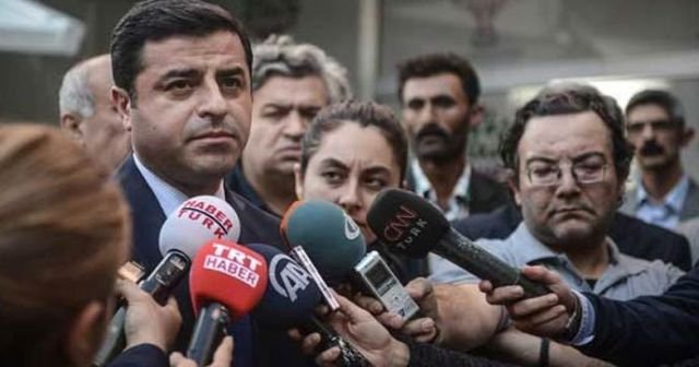 Selahattin Demirtaş patlamanın olduğu yerde oy istedi