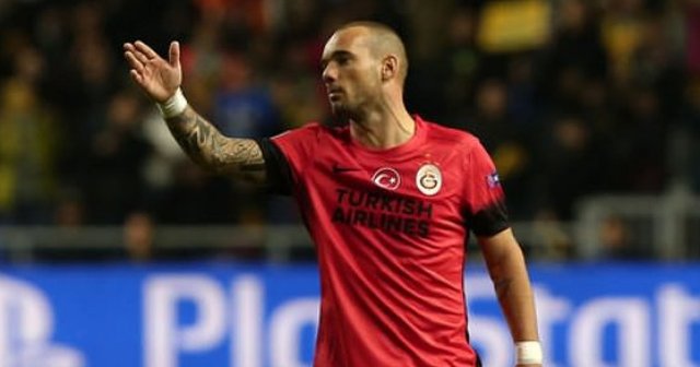 Sneijder, &#039;3 puanla dönmemiz gerekiyordu&#039;