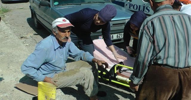 Üstü kirli yaralı işçi ambulansa binmek istemedi