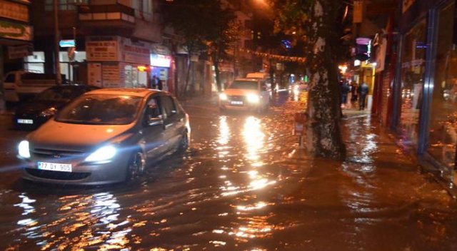 Yalova sağanak yağışa teslim oldu