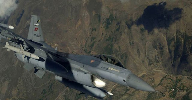 18 F-16 uçağı Suriye sınırında devriye uçuşu yaptı