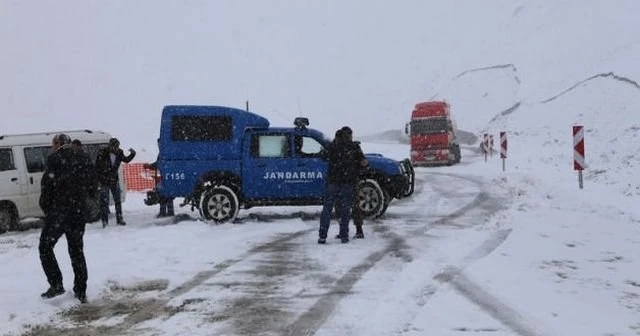 290 köy yolu ulaşıma kapandı