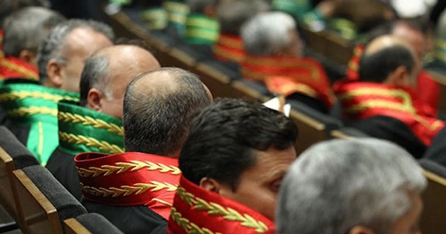 54 hakim ve savcıya yurt dışına çıkma yasağı