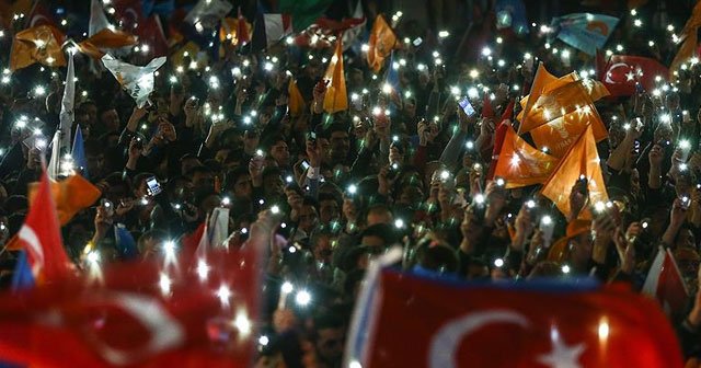 AK Parti&#039;nin seçim zaferi dünya basının manşetlerinde