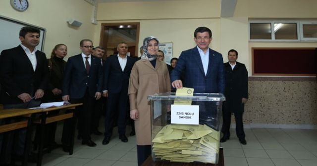 AK Parti tek başına iktidar