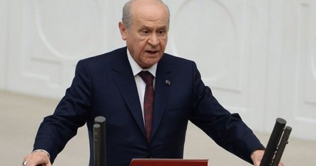 AK Partililer alkışladı, Bahçeli karşılık verdi